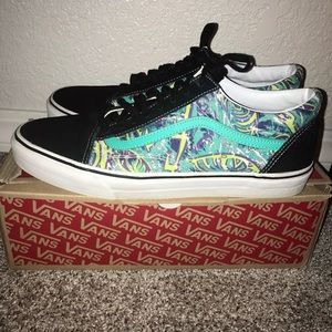 Men’s Vans size 13 Multi-Color